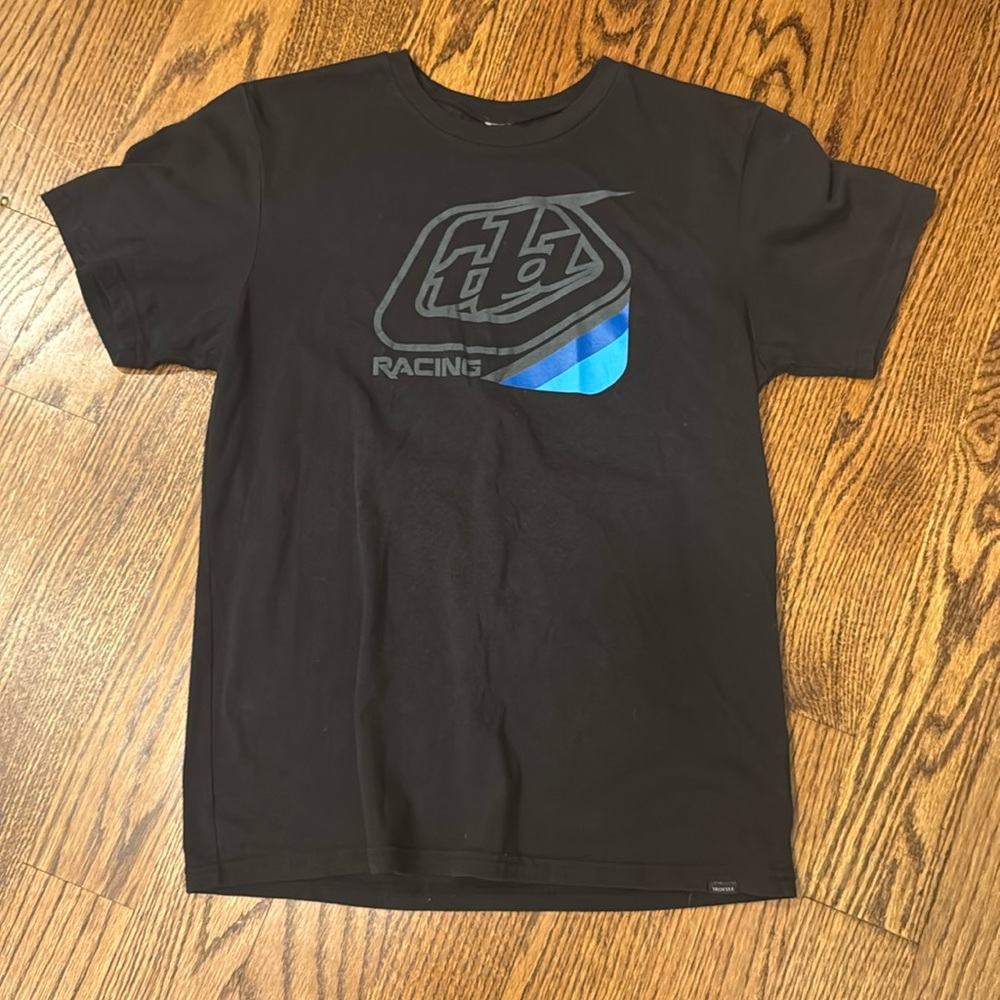 Boys black short sleeve T-shirt in size XL